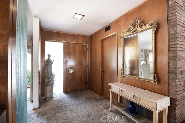 914 East Grinnell Drive photo 3