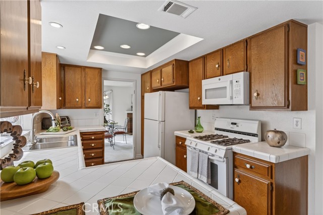 Detail Gallery Image 17 of 40 For 1496 Lemon Grove, Upland,  CA 91786 - 2 Beds | 2 Baths