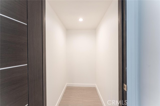 6845 N Haskell Avenue, Lake Balboa CA: https://media.crmls.org/medias/1e0e40e8-d687-4636-a6e8-1e6bcac767c6.jpg