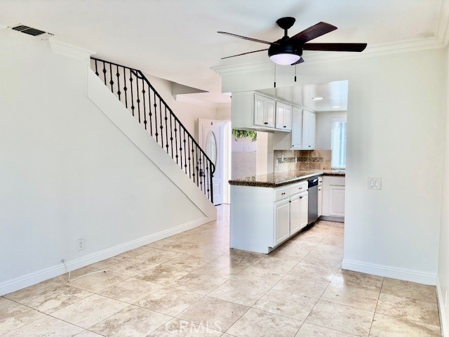 Detail Gallery Image 17 of 23 For 2558 Orange Ave #G,  Costa Mesa,  CA 92627 - 3 Beds | 2/1 Baths