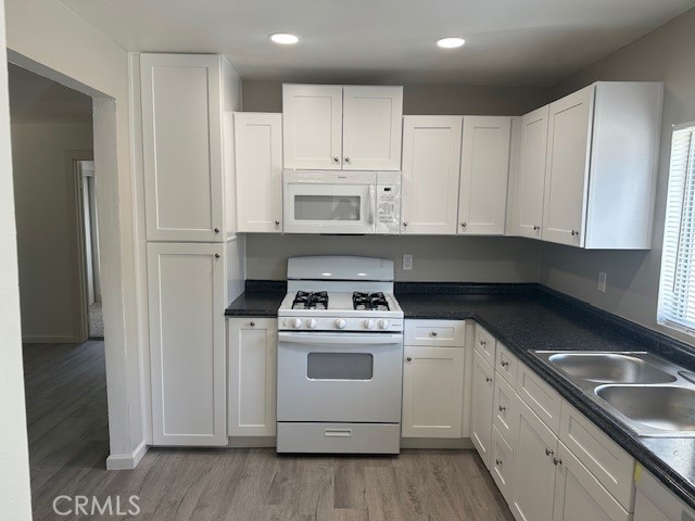 2466 W Wilson Street, Banning CA: https://media.crmls.org/medias/1e107bb3-942f-442c-b105-f86a976bcf06.jpg