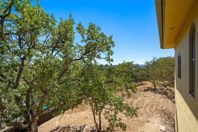 1150 Grassy Hollow Way, Paso Robles CA: https://media.crmls.org/medias/1e10beb8-a473-42c1-83e1-cd2059121f22.jpg