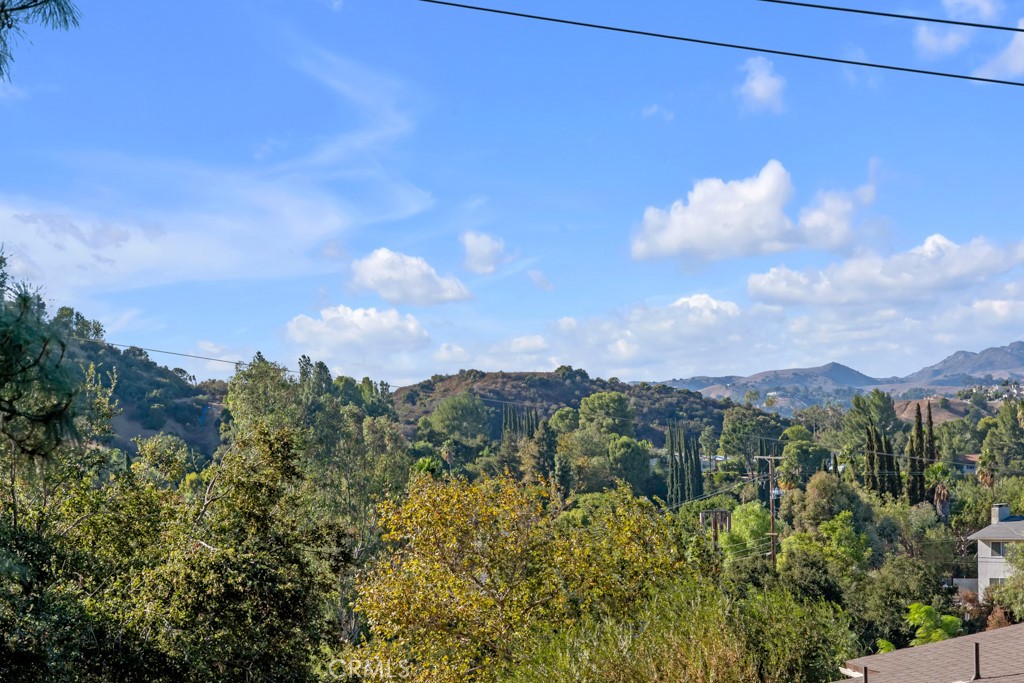 https://media.crmls.org/medias/1e10f41a-4ae1-4fee-adc3-758ea370f13a.jpg?preset=X-Large