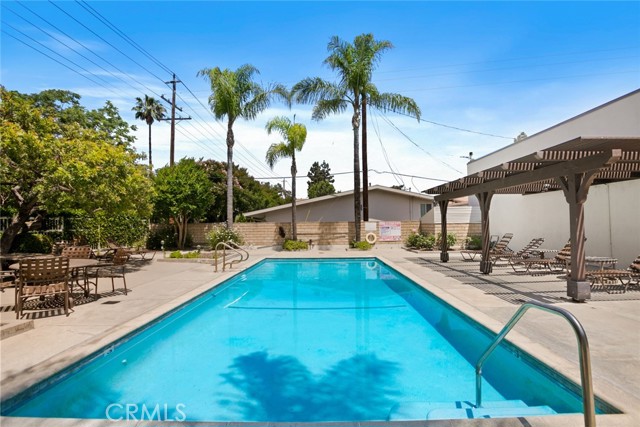 4405 W Sarah Street, Burbank CA: https://media.crmls.org/medias/1e11c2a3-9f8a-40fd-9d6e-d3a907755a78.jpg