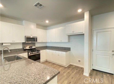 Detail Gallery Image 6 of 18 For 15964 Lasselle St #1,  Moreno Valley,  CA 92551 - 3 Beds | 3/1 Baths