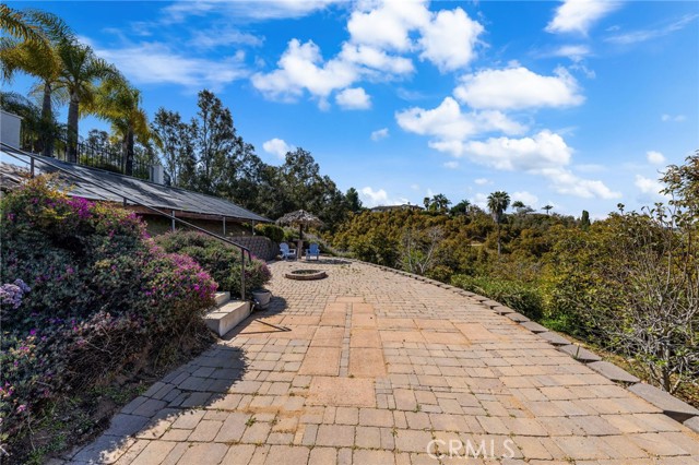 2465 Via Oeste Drive, Fallbrook CA: https://media.crmls.org/medias/1e128945-5567-40ca-97c5-14b7cb7c869c.jpg