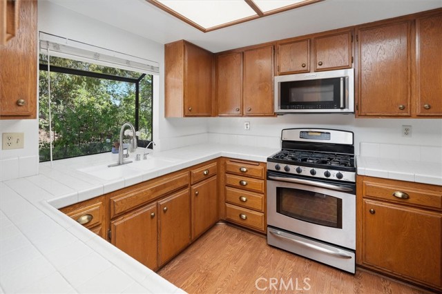 Detail Gallery Image 11 of 37 For 26389 Rainbow Glen Dr, Newhall,  CA 91321 - 2 Beds | 2 Baths