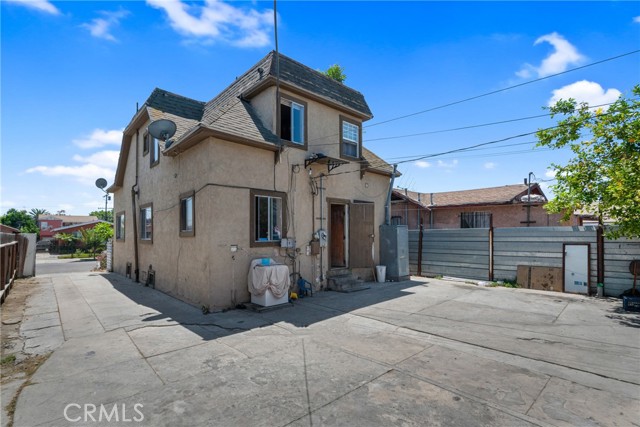 229 W 82nd Street, Los Angeles CA: https://media.crmls.org/medias/1e141f1e-1b70-438c-8e8a-da784862abf8.jpg