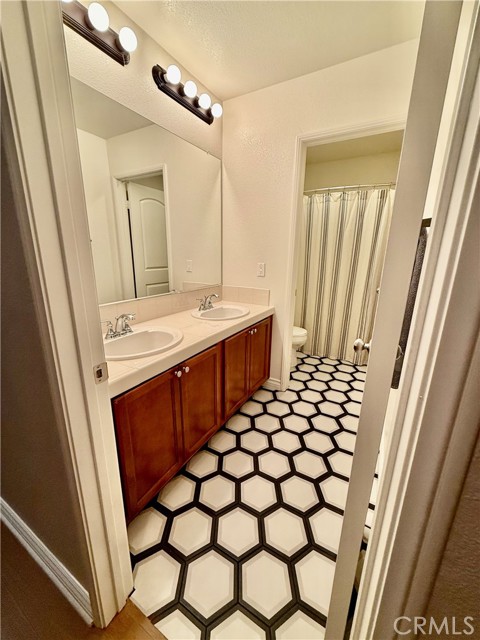 Detail Gallery Image 40 of 43 For 2274 Dwight Ct, Rosamond,  CA 93560 - 5 Beds | 3 Baths