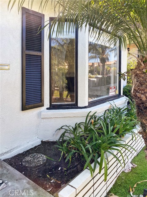 Detail Gallery Image 3 of 25 For 204 Avenue E, Redondo Beach,  CA 90277 - 3 Beds | 2 Baths