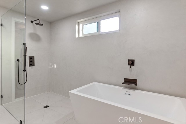 Detail Gallery Image 27 of 64 For 5166 Marmol Dr, Woodland Hills,  CA 91364 - 3 Beds | 3 Baths