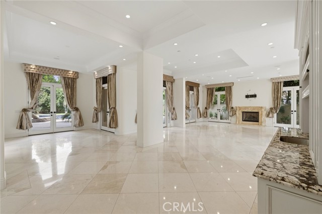 Detail Gallery Image 3 of 21 For 5667 Lubao St, Woodland Hills,  CA 91367 - 4 Beds | 5 Baths