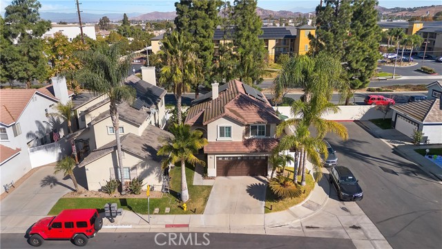 Detail Gallery Image 3 of 36 For 901 Primrose Lane, Corona,  CA 92878 - 3 Beds | 2/1 Baths