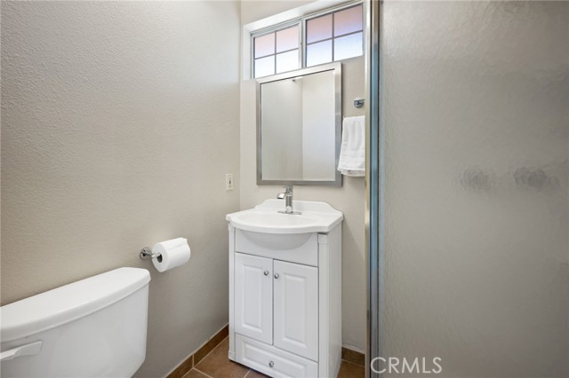 5905 Old Wheeler Road, La Verne CA: https://media.crmls.org/medias/1e170f8f-fd10-47d1-99e9-8180a1158abf.jpg