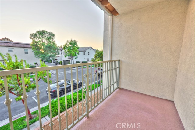 Detail Gallery Image 19 of 32 For 858 Calaveras, Corona,  CA 92878 - 4 Beds | 2/1 Baths