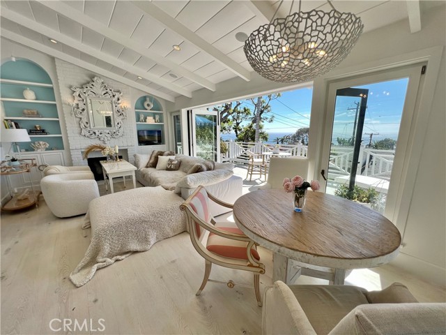 Detail Gallery Image 8 of 21 For 31502 Shrewsbury Dr, Laguna Beach,  CA 92651 - 2 Beds | 2/1 Baths