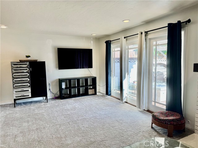 Detail Gallery Image 4 of 11 For 7552 Rhine Dr, Huntington Beach,  CA 92647 - 3 Beds | 2 Baths