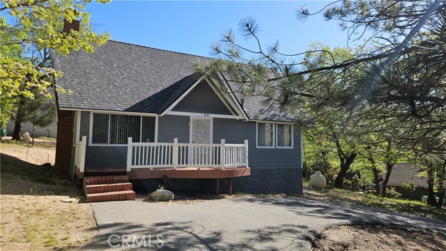 Detail Gallery Image 1 of 17 For 25 Manzanita, Running Springs,  CA 92382 - 2 Beds | 1 Baths