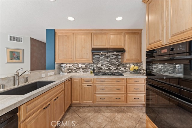 4150 San Ramon Drive, Corona CA: https://media.crmls.org/medias/1e1884da-55e4-46c7-bfcc-f884f8323c0b.jpg