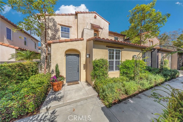 29 Windchime, Irvine CA: https://media.crmls.org/medias/1e18919e-905f-4312-a97d-2b83b78d780c.jpg