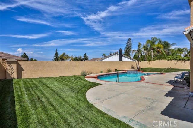 675 Avenida Terrazo, Corona CA: https://media.crmls.org/medias/1e19044f-ddf6-4dc6-bbde-49b7422b6f3b.jpg
