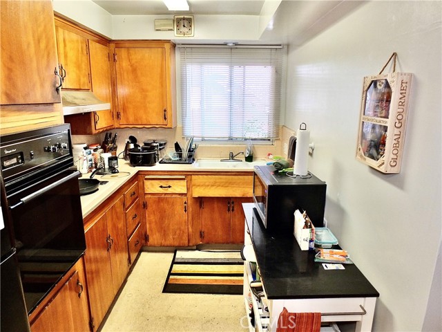 1724 E 1st Street, Long Beach CA: https://media.crmls.org/medias/1e19e475-6842-4d66-9569-c2031a91fd6b.jpg