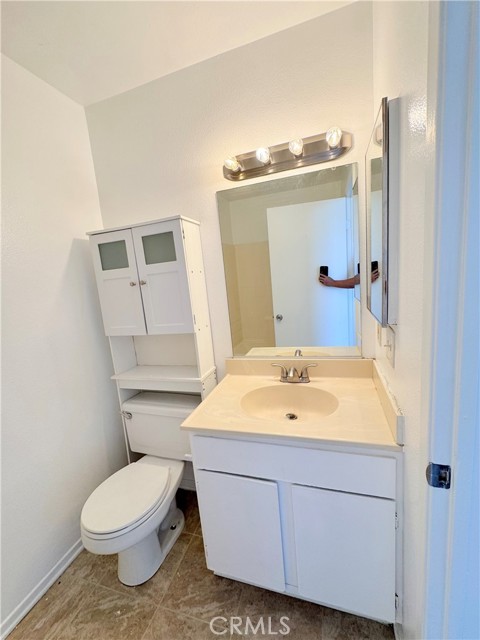 450 E 4th Street, Santa Ana CA: https://media.crmls.org/medias/1e1a433d-04d1-4a25-acfc-afe47a2451ee.jpg
