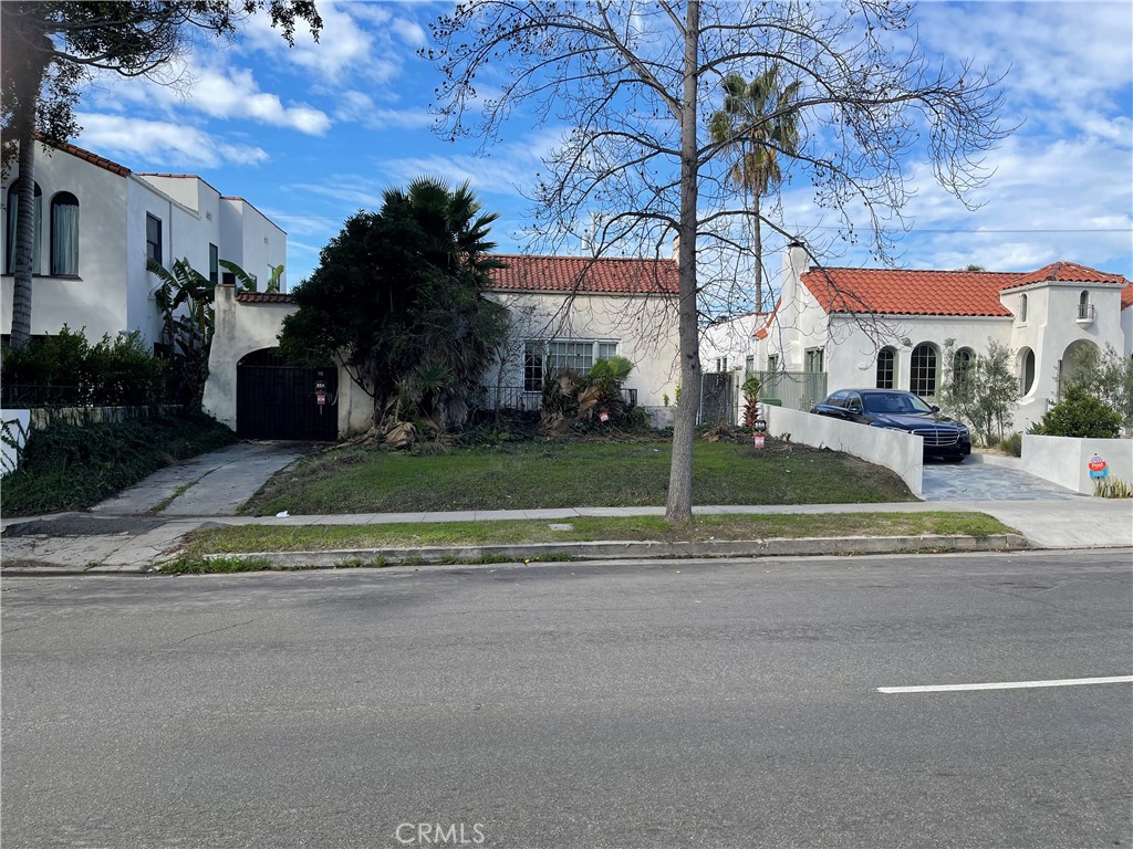 157 S Larchmont Boulevard