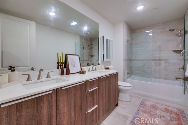 Detail Gallery Image 26 of 33 For 5253 Vantage Ave #105,  Valley Village,  CA 91607 - 4 Beds | 2 Baths