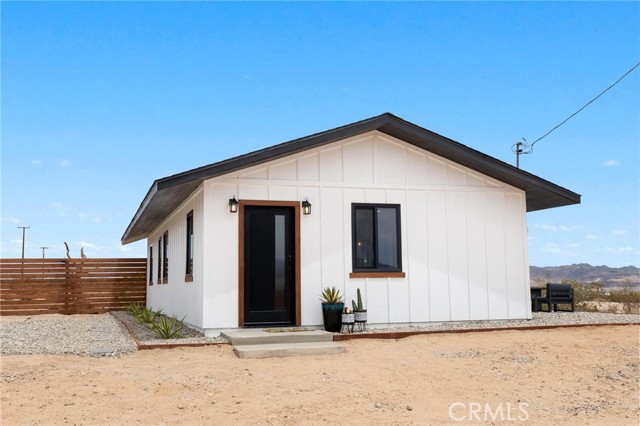 Detail Gallery Image 3 of 37 For 1561 Shoshone Valley Rd, Twentynine Palms,  CA 92277 - 2 Beds | 1 Baths