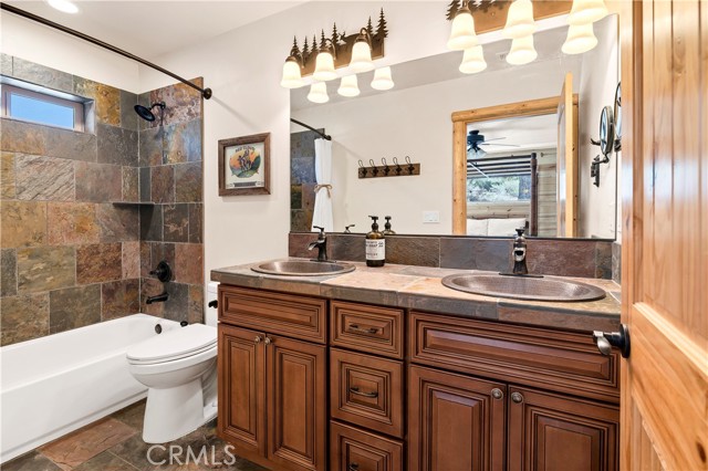 43485 Colusa Drive, Big Bear Lake CA: https://media.crmls.org/medias/1e1e2a1d-d611-4331-8f02-d6c85e63a297.jpg