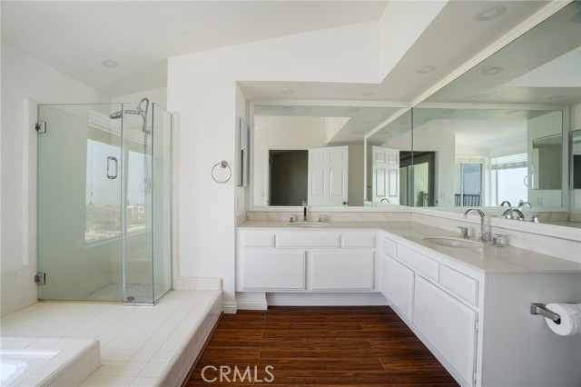 21 Hilltop Circle, Rancho Palos Verdes CA: https://media.crmls.org/medias/1e1e8880-7620-40d5-b2b9-8e164fece2aa.jpg