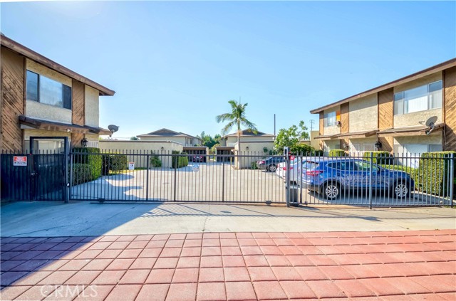 918 Huntington Dr, Duarte CA: https://media.crmls.org/medias/1e1ebea0-4ac3-4dc5-8758-a5ee3d9398a0.jpg
