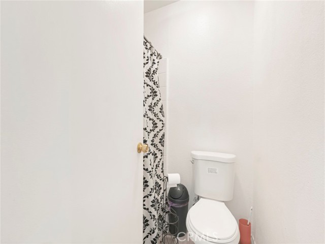 Detail Gallery Image 8 of 19 For 11350 Foothill Bld #15,  Sylmar,  CA 91342 - 2 Beds | 2 Baths