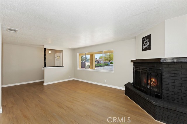 Detail Gallery Image 5 of 26 For 17986 Chestnut St, Hesperia,  CA 92345 - 3 Beds | 2 Baths