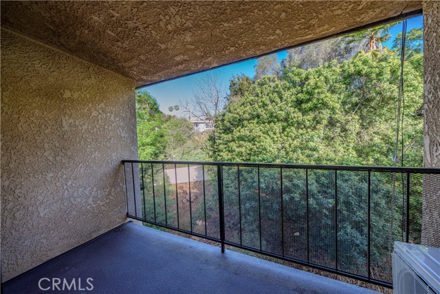 Detail Gallery Image 11 of 22 For 5036 Echo St #408,  Los Angeles,  CA 90042 - 2 Beds | 1 Baths