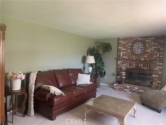 29450 Stallion Springs Drive, Tehachapi CA: https://media.crmls.org/medias/1e20a291-4cc5-4716-9f84-676470ef2648.jpg