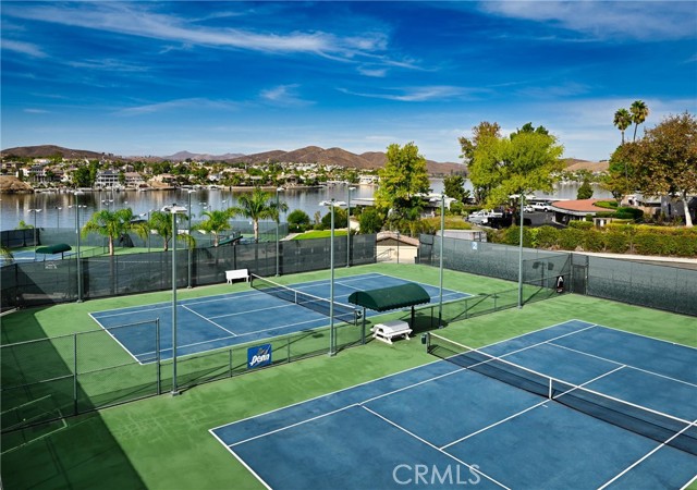 22054 Treasure Island Drive, Canyon Lake CA: https://media.crmls.org/medias/1e20e00d-3337-435f-b184-6c465e8e9e45.jpg
