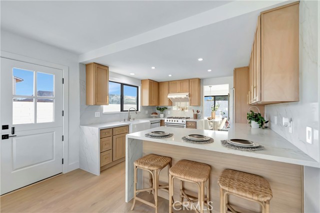 Detail Gallery Image 8 of 49 For 21211 Binghampton Cir, Huntington Beach,  CA 92646 - 4 Beds | 3 Baths