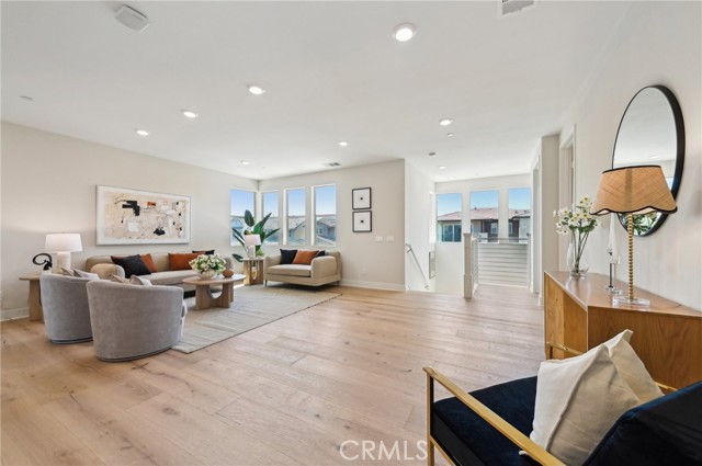 56 Chasma, Irvine CA: https://media.crmls.org/medias/1e210061-08a1-41fa-a6cf-9129cf40f0a2.jpg