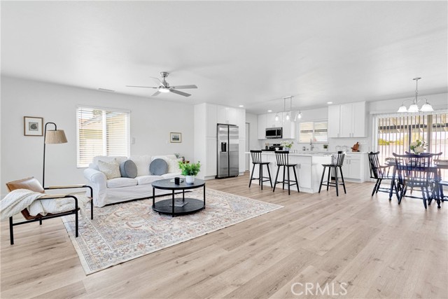 Detail Gallery Image 6 of 33 For 20972 Quilente Rd, Apple Valley,  CA 92307 - 3 Beds | 2 Baths