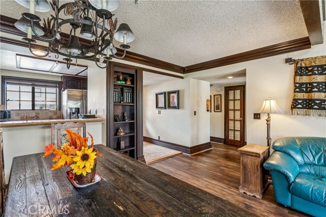 Detail Gallery Image 8 of 22 For 203 Village, Lake Arrowhead,  CA 92352 - 3 Beds | 2 Baths