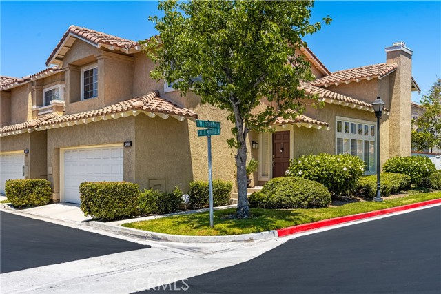 2461 Calle Montella, Tustin CA: https://media.crmls.org/medias/1e234dce-c76a-4233-80c5-48f12408438d.jpg