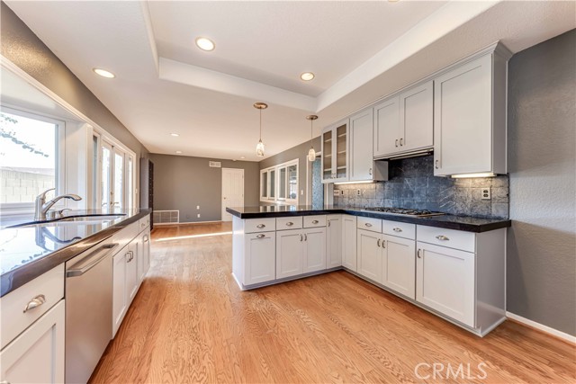 9622 Caithness Drive, Huntington Beach CA: https://media.crmls.org/medias/1e235f7d-d820-4638-a2e3-cb09b0c3d14f.jpg