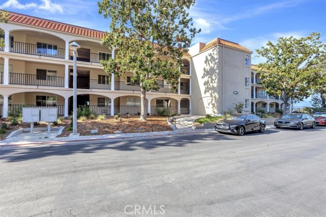 4001 Calle Sonora, Laguna Woods CA: https://media.crmls.org/medias/1e23db0e-df07-4bd3-9e5d-273ce6673d01.jpg