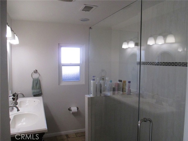 Detail Gallery Image 24 of 41 For 2281 Faust Ave, Long Beach,  CA 90815 - 3 Beds | 3 Baths