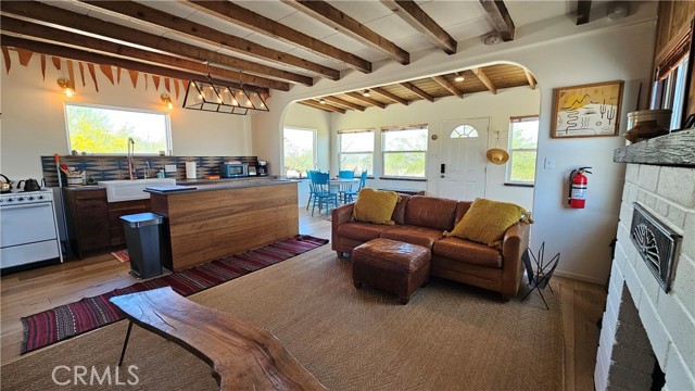 Detail Gallery Image 15 of 39 For 1240 Geronimo Trl, Yucca Valley,  CA 92284 - 1 Beds | 1 Baths