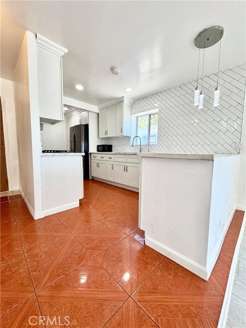 Detail Gallery Image 14 of 27 For 227 E 111th St, Los Angeles,  CA 90061 - 5 Beds | 3 Baths