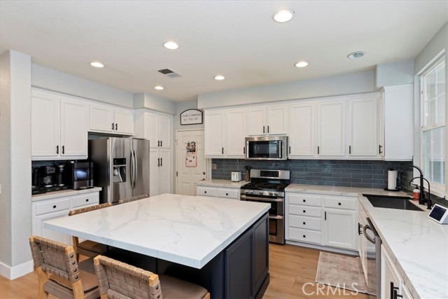 7416 Mayfield Street, Eastvale CA: https://media.crmls.org/medias/1e2997ff-18a9-4bee-b64c-01e560df6f0c.jpg