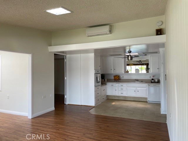 Detail Gallery Image 10 of 27 For 13500 Wentworth Ln #121-H,  Seal Beach,  CA 90740 - 2 Beds | 1 Baths